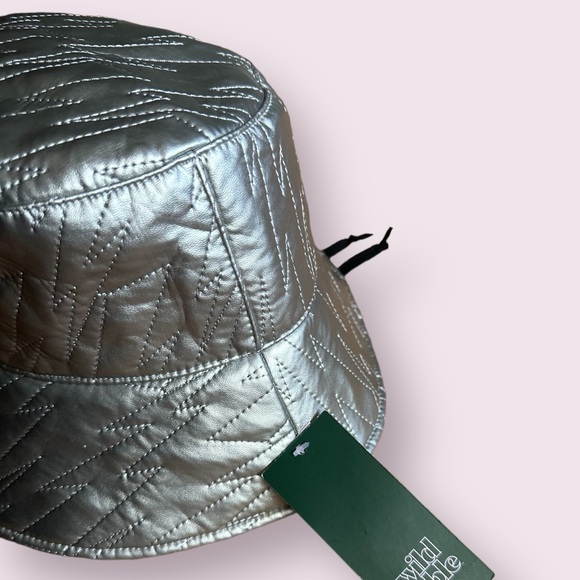 NWT Women’s Wild Fable Silver Metallic Lightening Embroidered Bucket Hat - Picture 3 of 7